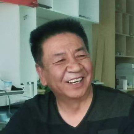 马明广老师笑容照 · 老校长亲复咨询